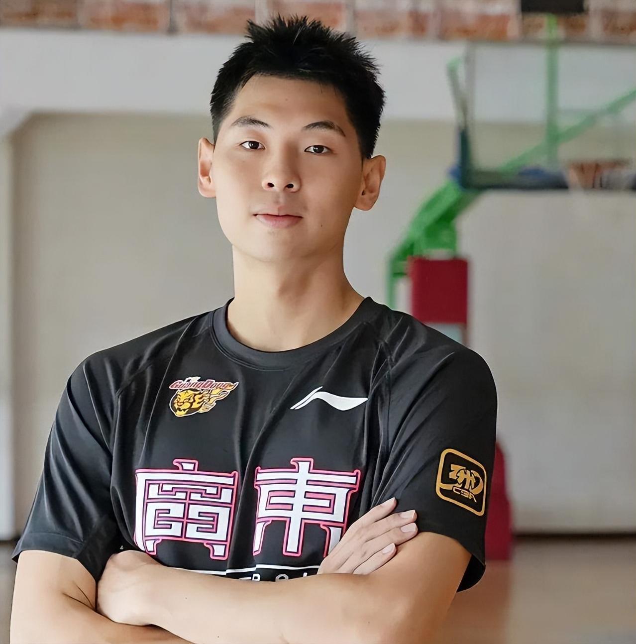 云开体育官方网站-广东3消息!郭士强三请徐杰回男篮,崔永熙摊牌,麦考尔回归训练