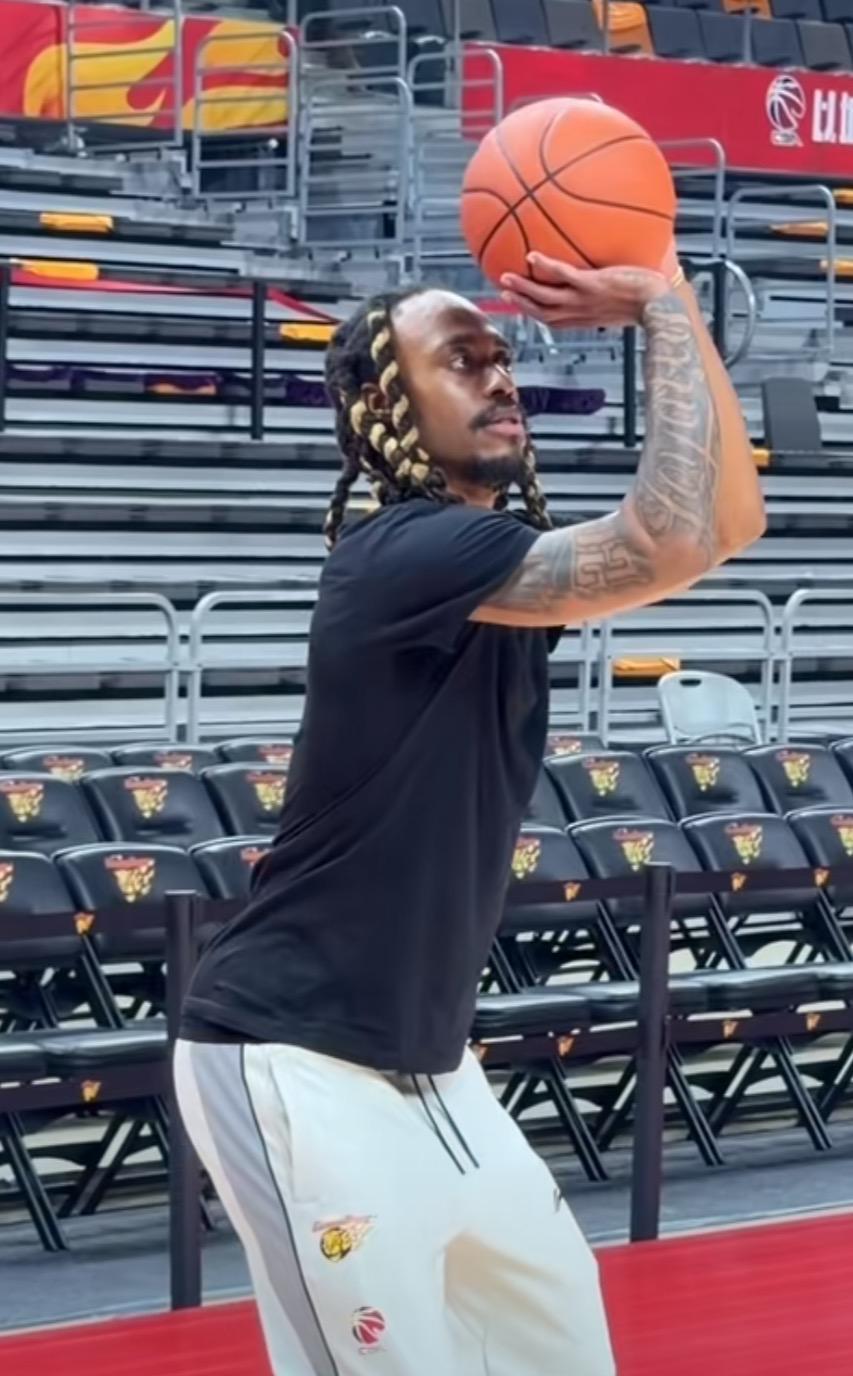 云开体育官方网站-广东3消息!郭士强三请徐杰回男篮,崔永熙摊牌,麦考尔回归训练