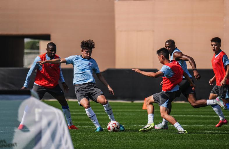 开云-申花新双煞迪拜操练!海港正谈买断王牌,英博小将去国安挑战太大