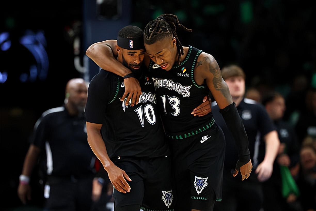 www开云体育com-得分能力确实下滑了！但森林狼替补后场老将的经验真是相当丰富？